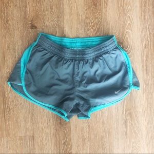 Nike Shorts Women’s Medium DRI-FIT